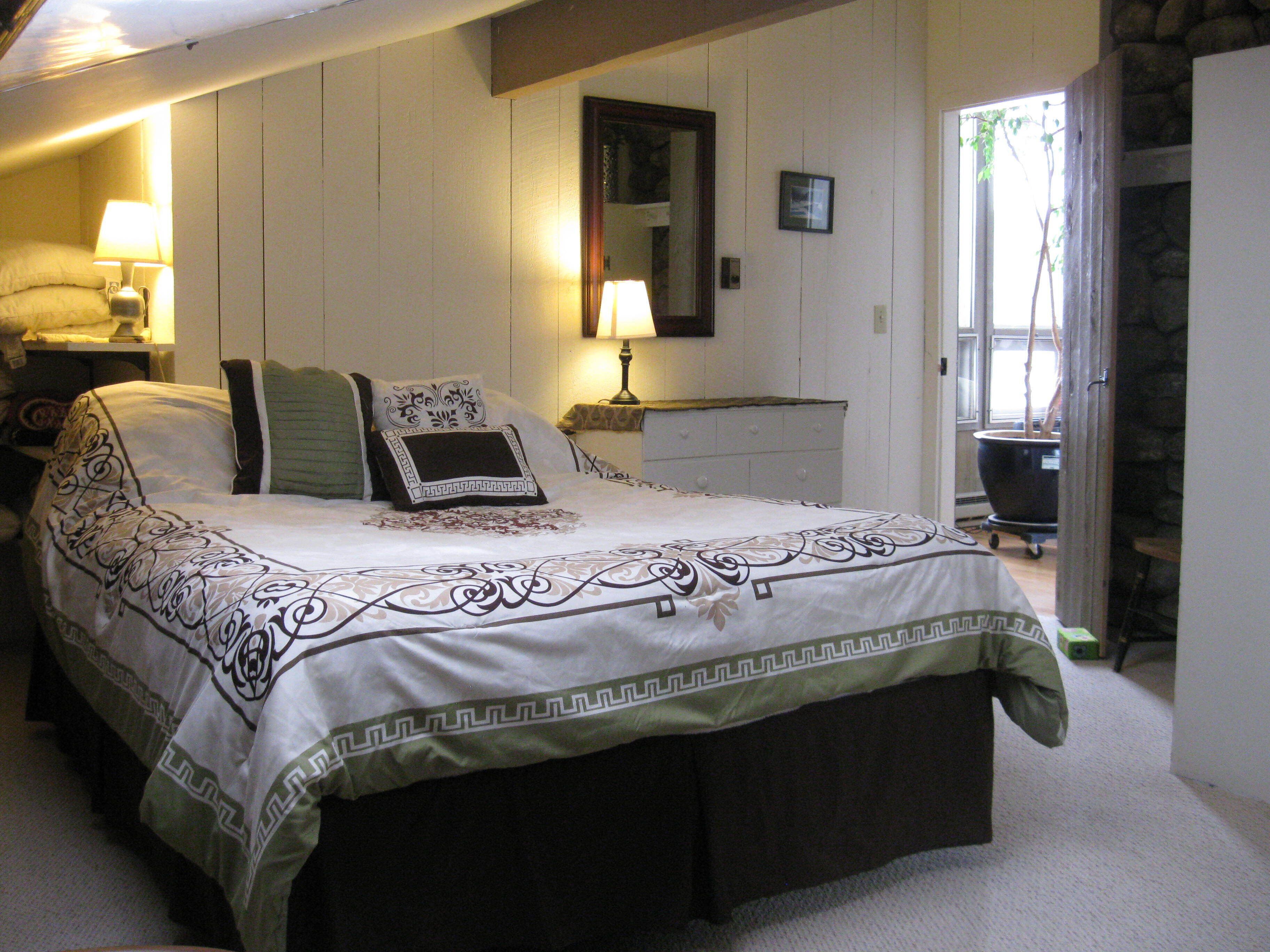 JACKSON House @AMAZING location Mt. and Brookside super clean, comfy, pets OK