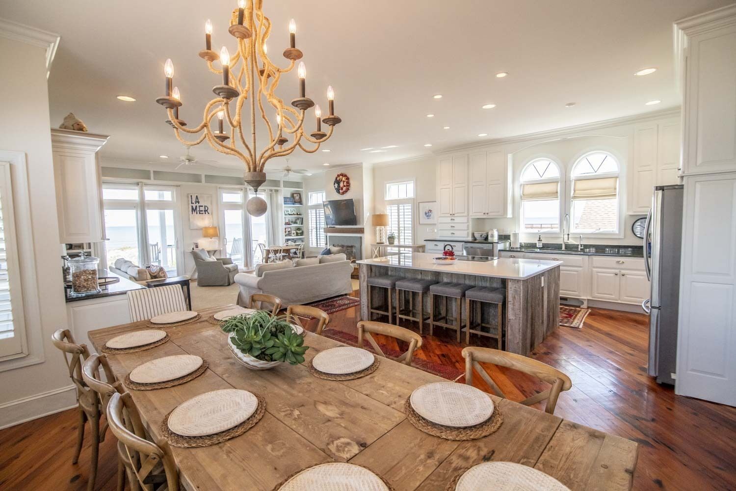 OCEANFRONT /North End with shared creek dock!  Family friendly, 5BR/5.5BA 