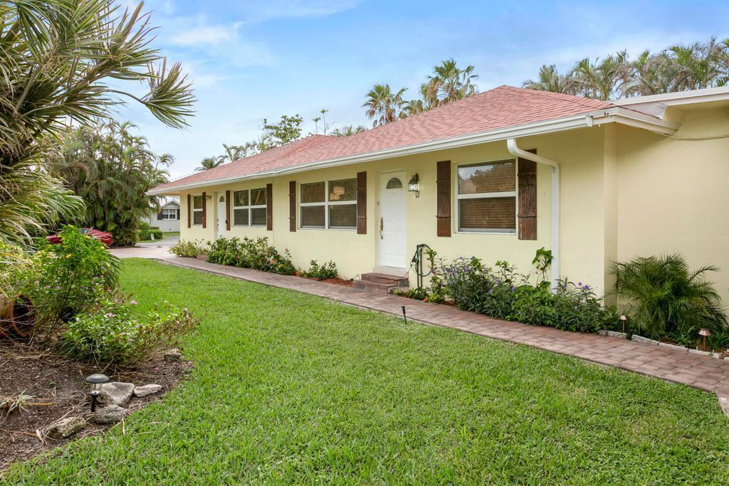 19-2: Steps to Highland Beach, Pool, Private Patio