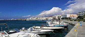 Tinos Suites & Apartments