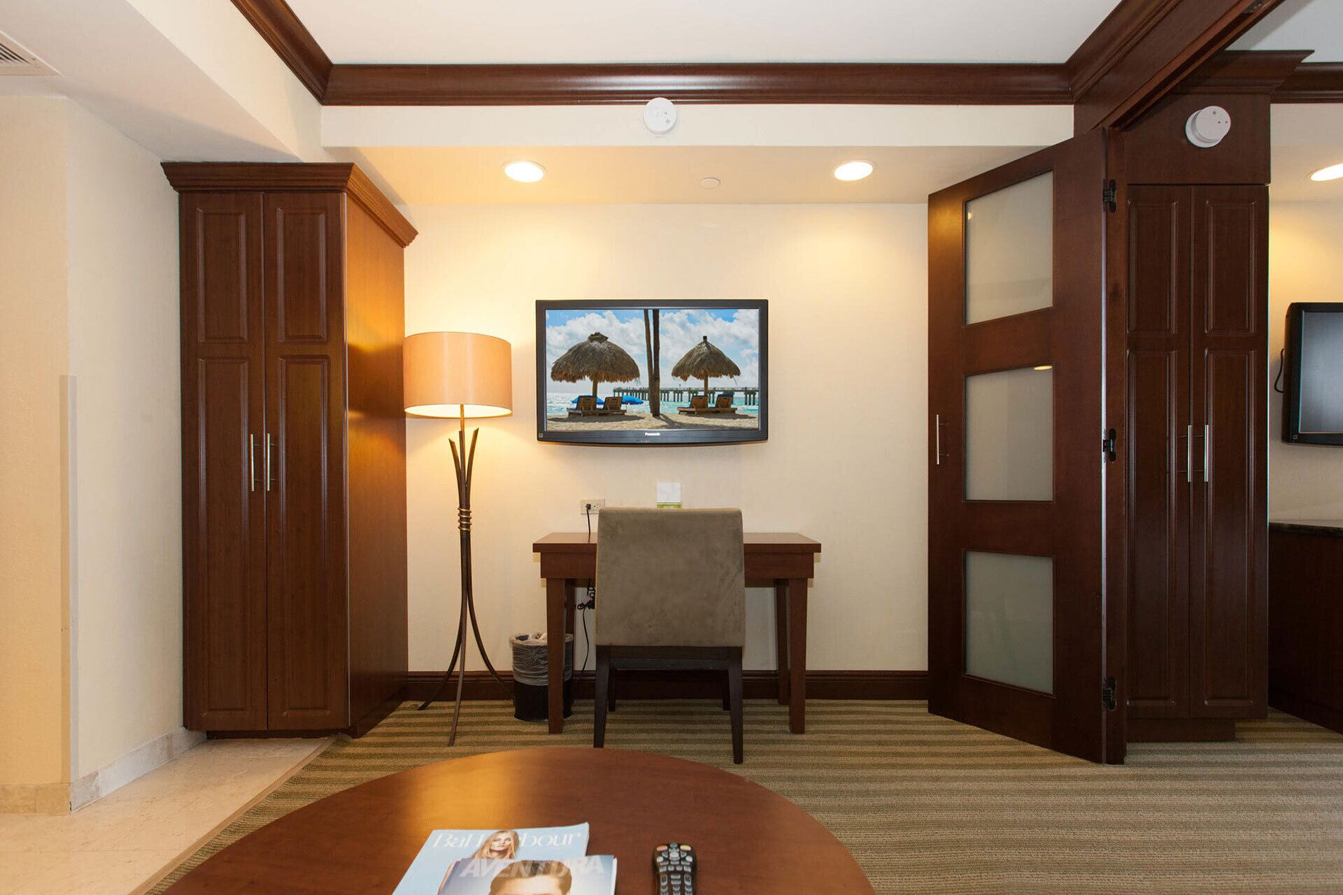 🏖️On The Beach - 1-Bedroom Resort Suite