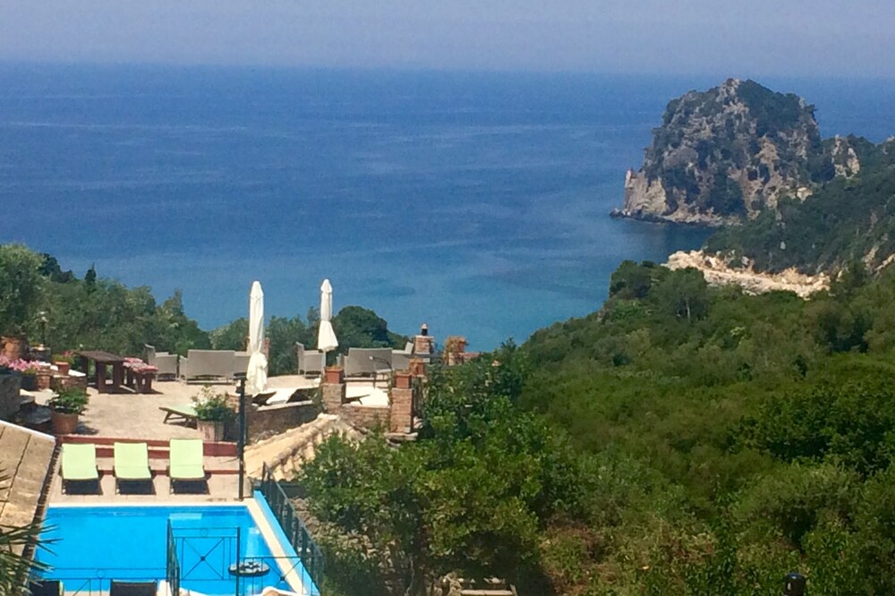 Sapphire Villa - A Piece Of Harmony And Relaxation With A Private Garden.