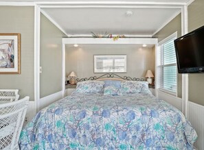 Bureau, fer et planche à repasser, Wi-Fi, draps fournis