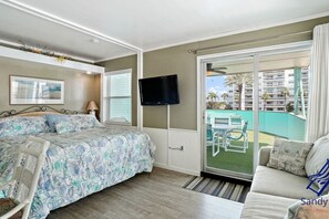 Bureau, fer et planche à repasser, Wi-Fi, draps fournis