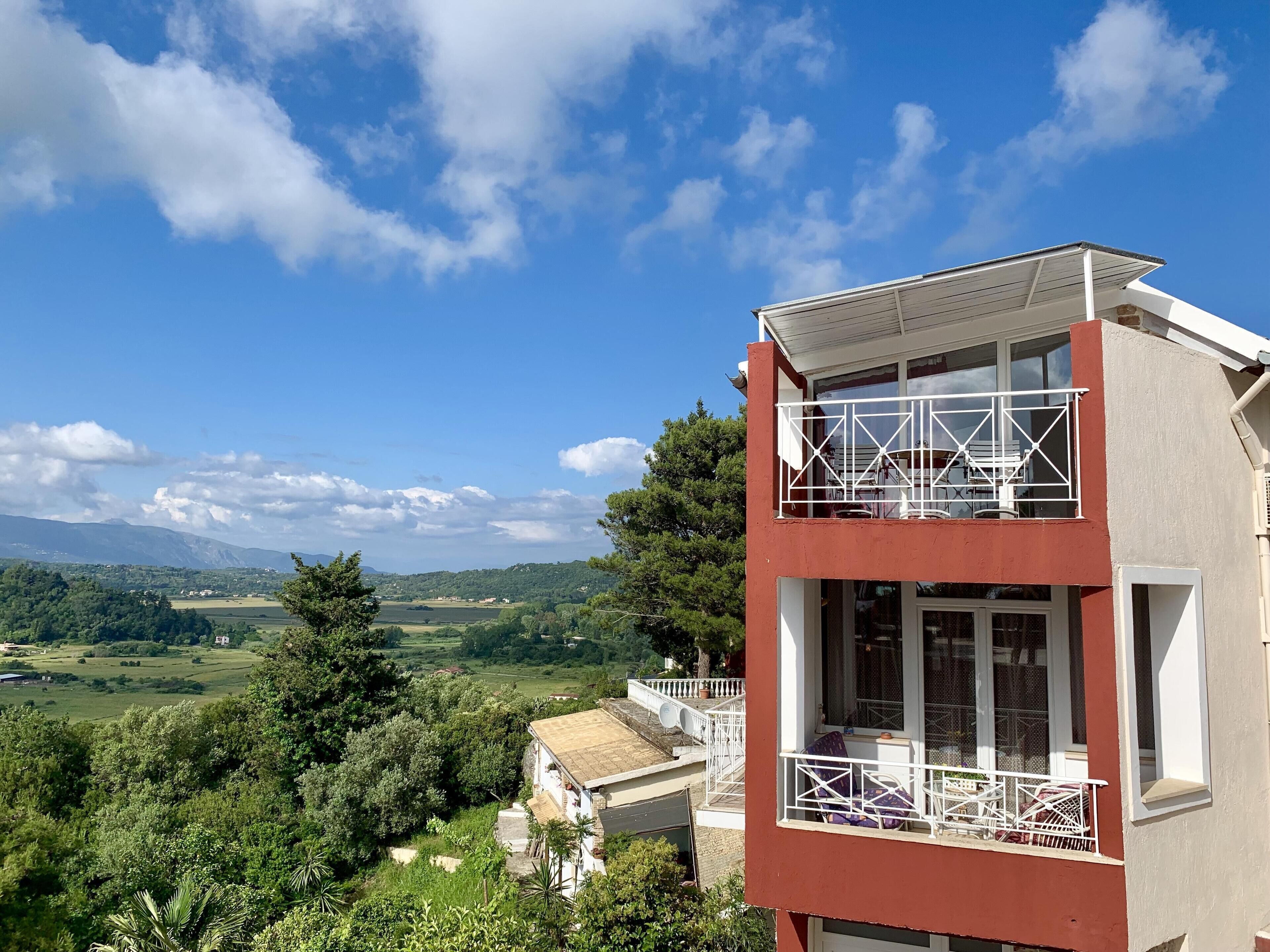 Diamond Villa - The perfect choice for a big family. Close to the beach & golf