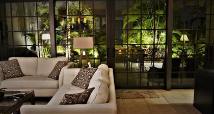 Amplia casa adosada de 3 dormitorios en una comunidad cerrada y tranquila con piscina, jacuzzi