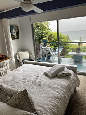 2 bedrooms, desk, iron/ironing board, free WiFi - Blue Seas Villa, Sth Avoca Magnificent Beach & Ocean Views  (AVOCA BEACH)