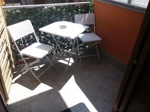 Triple Room, Multiple Beds, Non Smoking | Balcony - B&B La Grotta (Nicolosi)