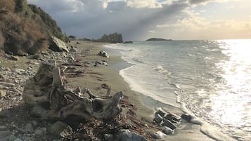 靠近海滩、沙滩毛巾