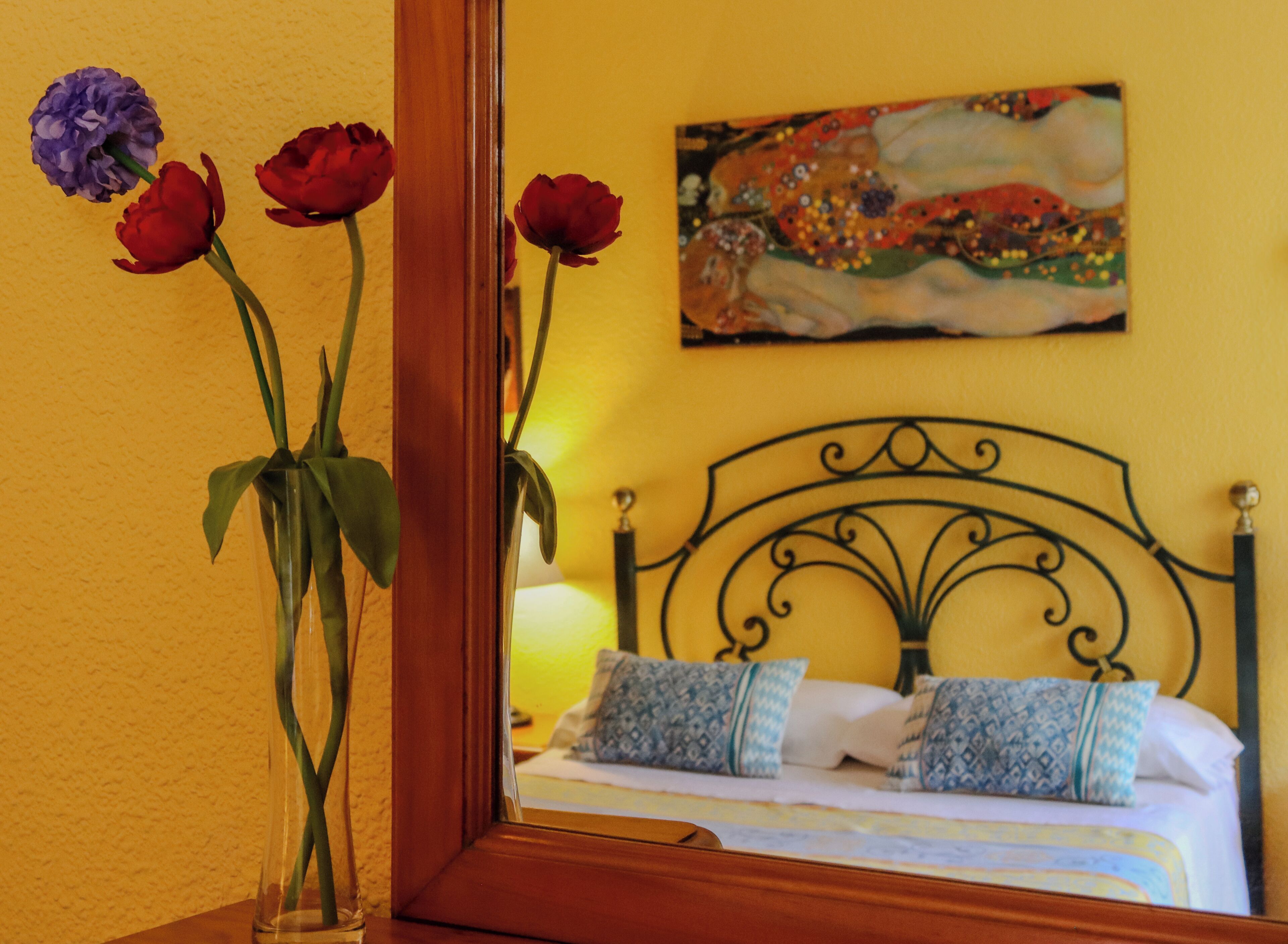 2 soverom, skrivebord, strykejern/-brett og wi-fi (inkludert)