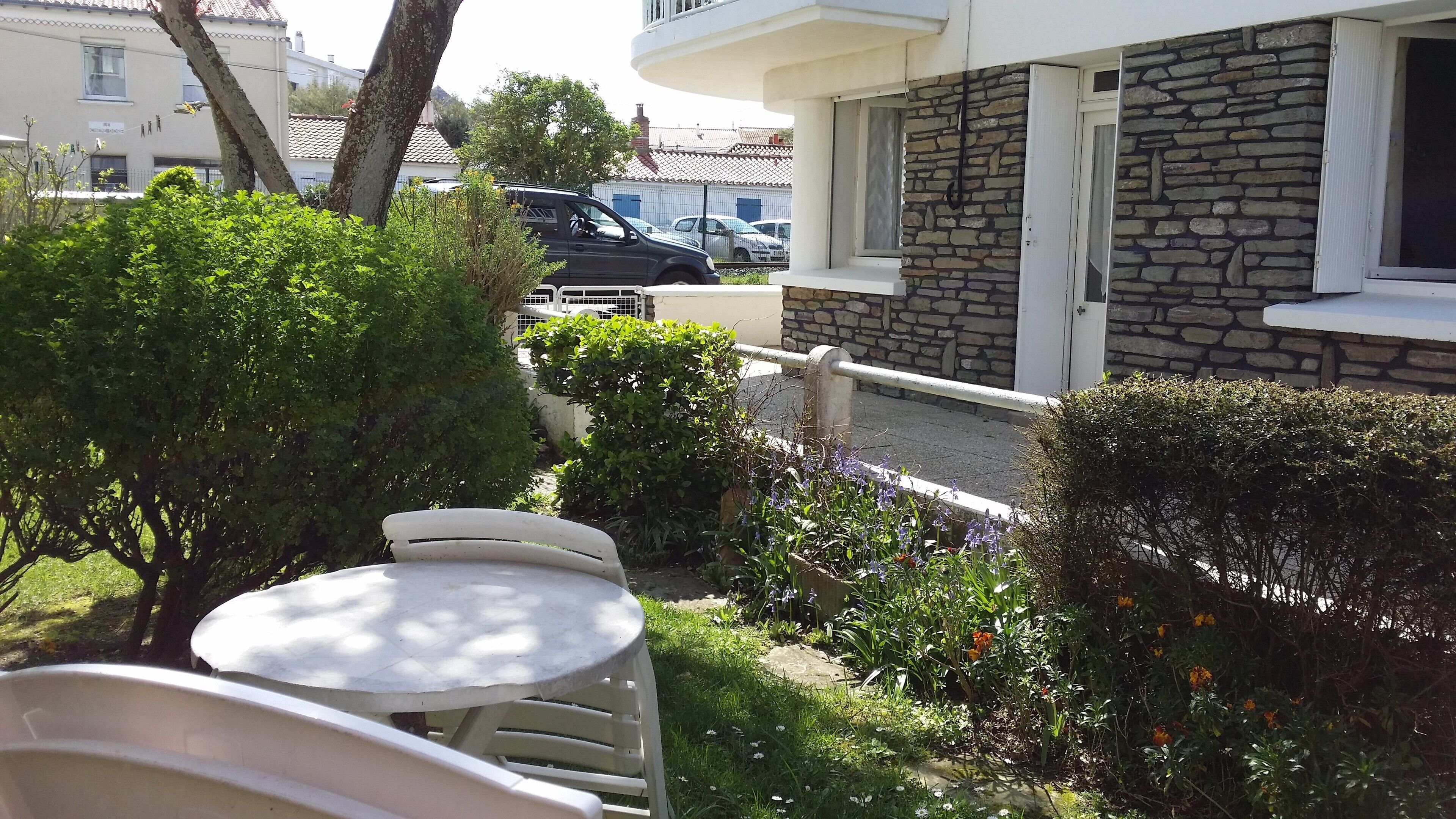 SUNNY APARTMENT IN FRONT OF THE PORT and NEAR CITY CENTER.