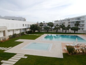 Pool - Lovely Apartment on a complex with pool, Wifi, air con plus UK TV available (Lagos)