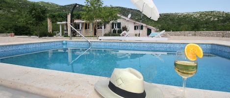 Piscine extérieure, piscine chauffée