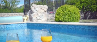 Villa Silentio with heated pool, jacuzzi & sauna