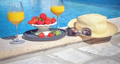 Villa Silentio with heated pool, jacuzzi & sauna