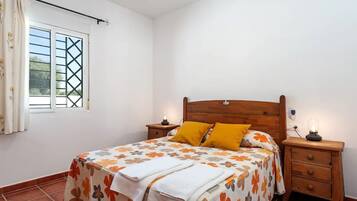 2 soverom, strykejern/-brett, wi-fi og sengetøy