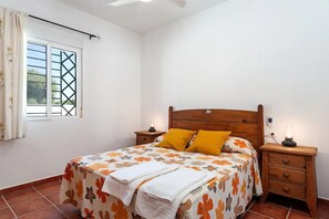 2 dormitorios, tabla de planchar con plancha, wifi y ropa de cama