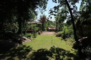 Property grounds - Peaceful house El Escorial, swimming pool, fiber optics, Wifi, air-conditioned (HVAC), BBQ (Valdemorillo)