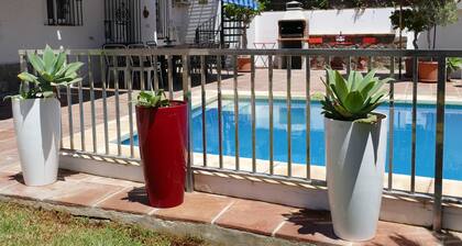 El Descanso - by Costadelsolholiday FAMILY VILLA BY MARINA heated private pool!