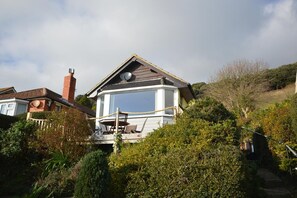Exterior - Bonito  -  a bungalow that sleeps 3 guests  in 2 bedrooms (Ventnor)