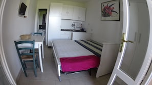 1 bedroom - Studio apartment in a residence with swimming pool. Panoramic position with sea view (Livorno)