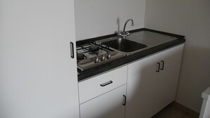 雪櫃、爐具、廚房用具/餐具/器皿