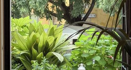 Luxurious 2 bedrooms, 2 bathrooms with view and beautiful terrace (no ZTL)