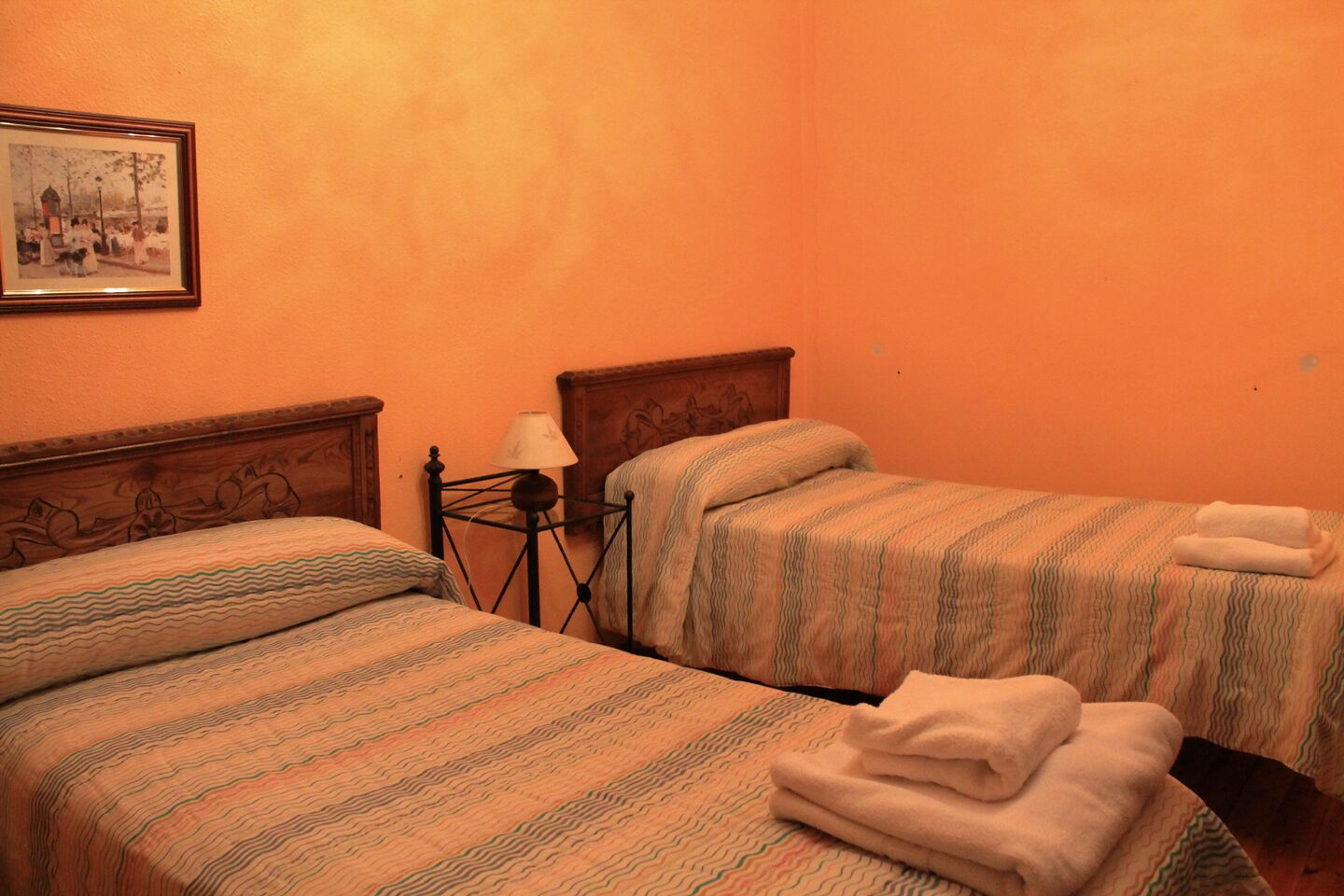 casa con gran jardín, montaña leonesa