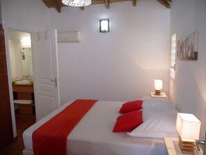 3 chambres, fer et planche à repasser, Wi-Fi gratuit, draps fournis