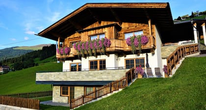 ♥ Direkt im Ski- und Wandergebiet der Zillertal Arena ♥