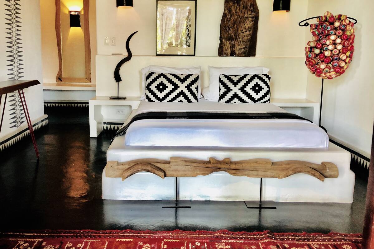 Deluxe Room, 1 Queen Bed
