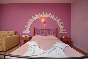 Memory foam beds, minibar, individually decorated - Ultimate Dream (Skiathos)