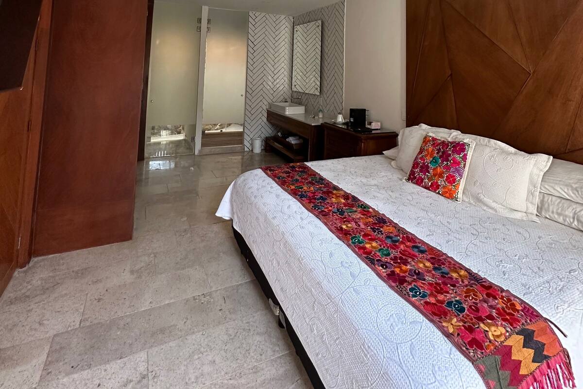 Deluxe Studio Suite
