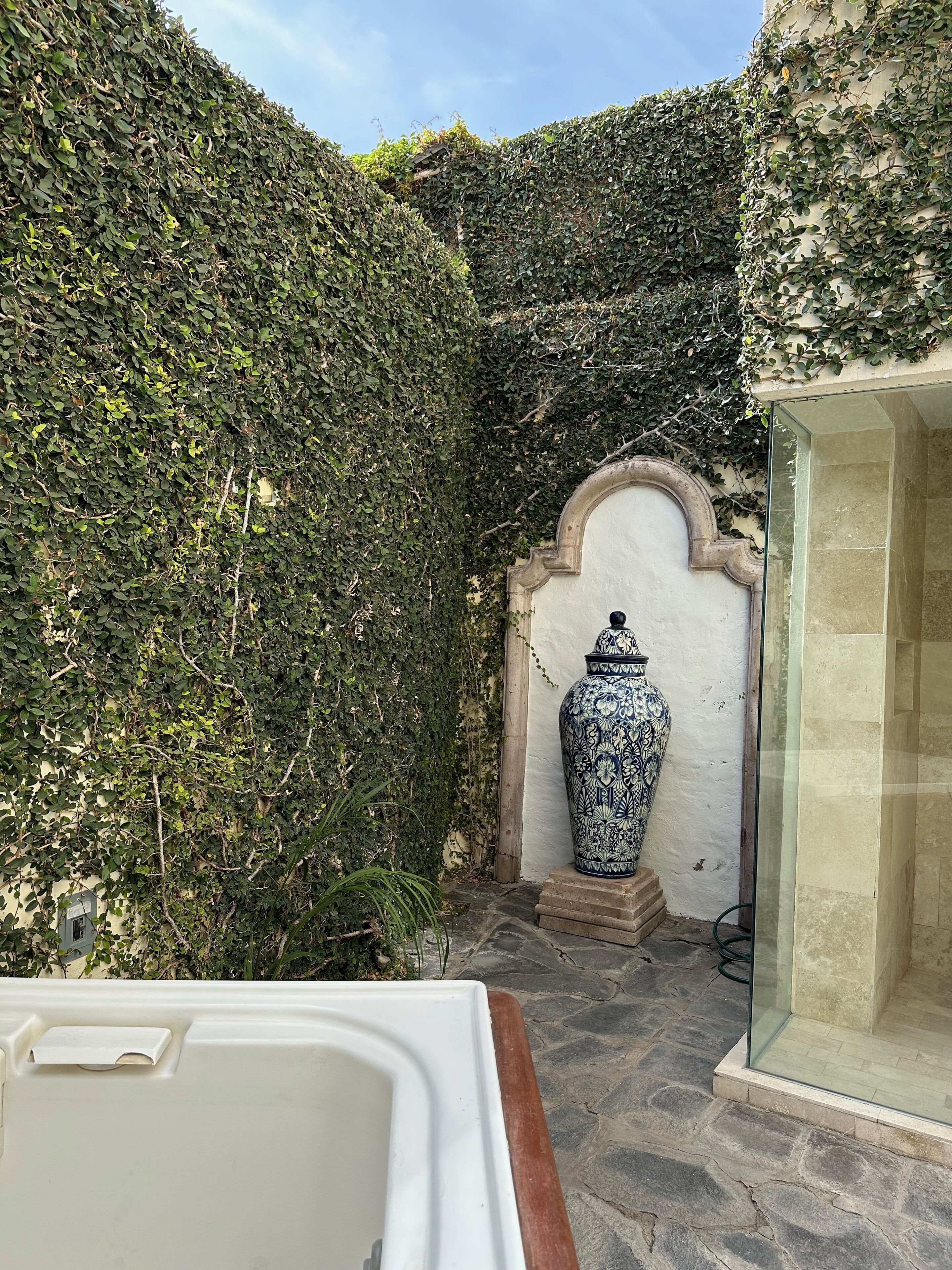 Private spa tub