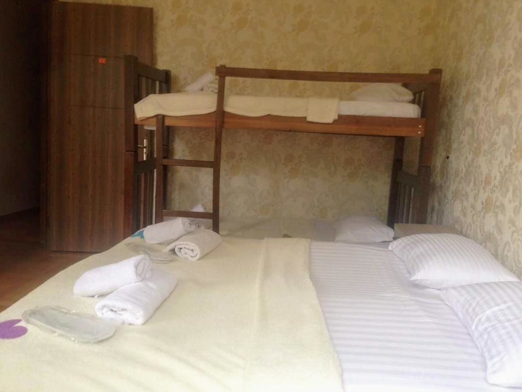 Standard Quadruple Room | Soundproofing, iron/ironing board, free WiFi