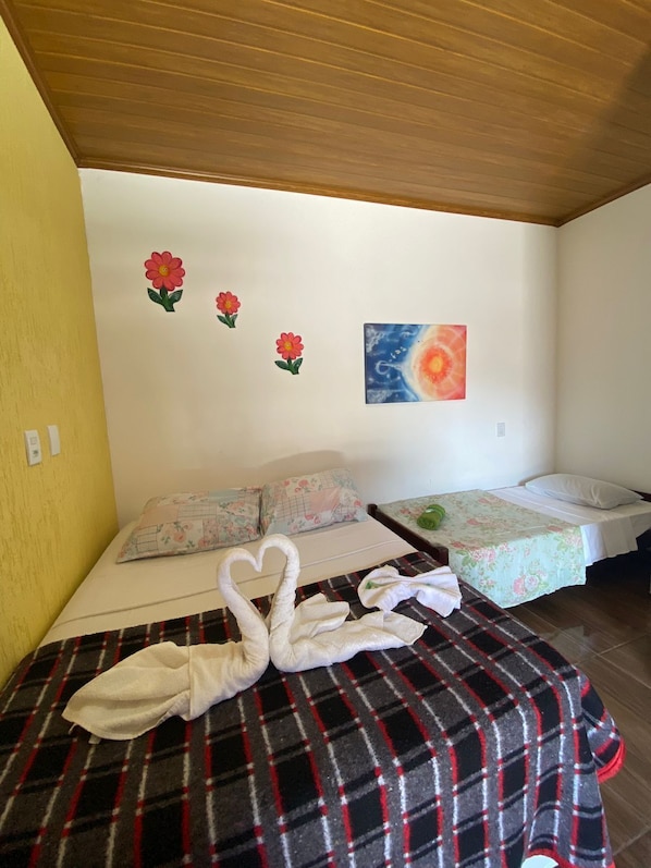 Phòng 3 Tiêu chuẩn | Bộ đồ giường cao cấp, minibar, màn/rèm cản sáng