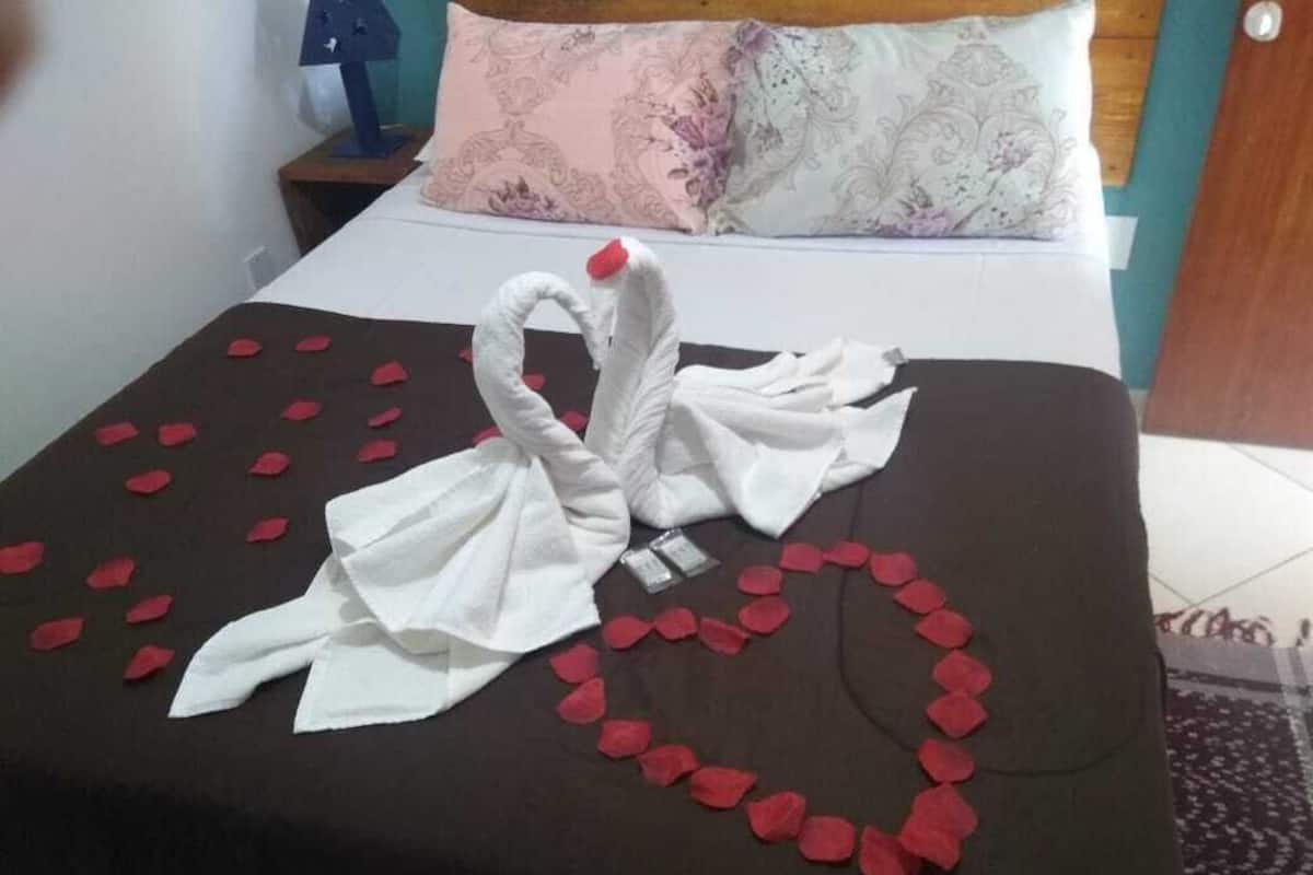 Ropa de cama de alta calidad, minibar, cortinas blackout y wifi gratis