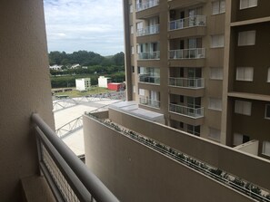 Economy Single Room, Non Smoking | Balcony view - Três Quartos - Quartos Residenciais (Barueri)