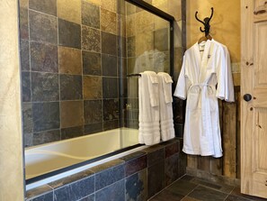 Towels - Ranches at Belt Creek (Belt)
