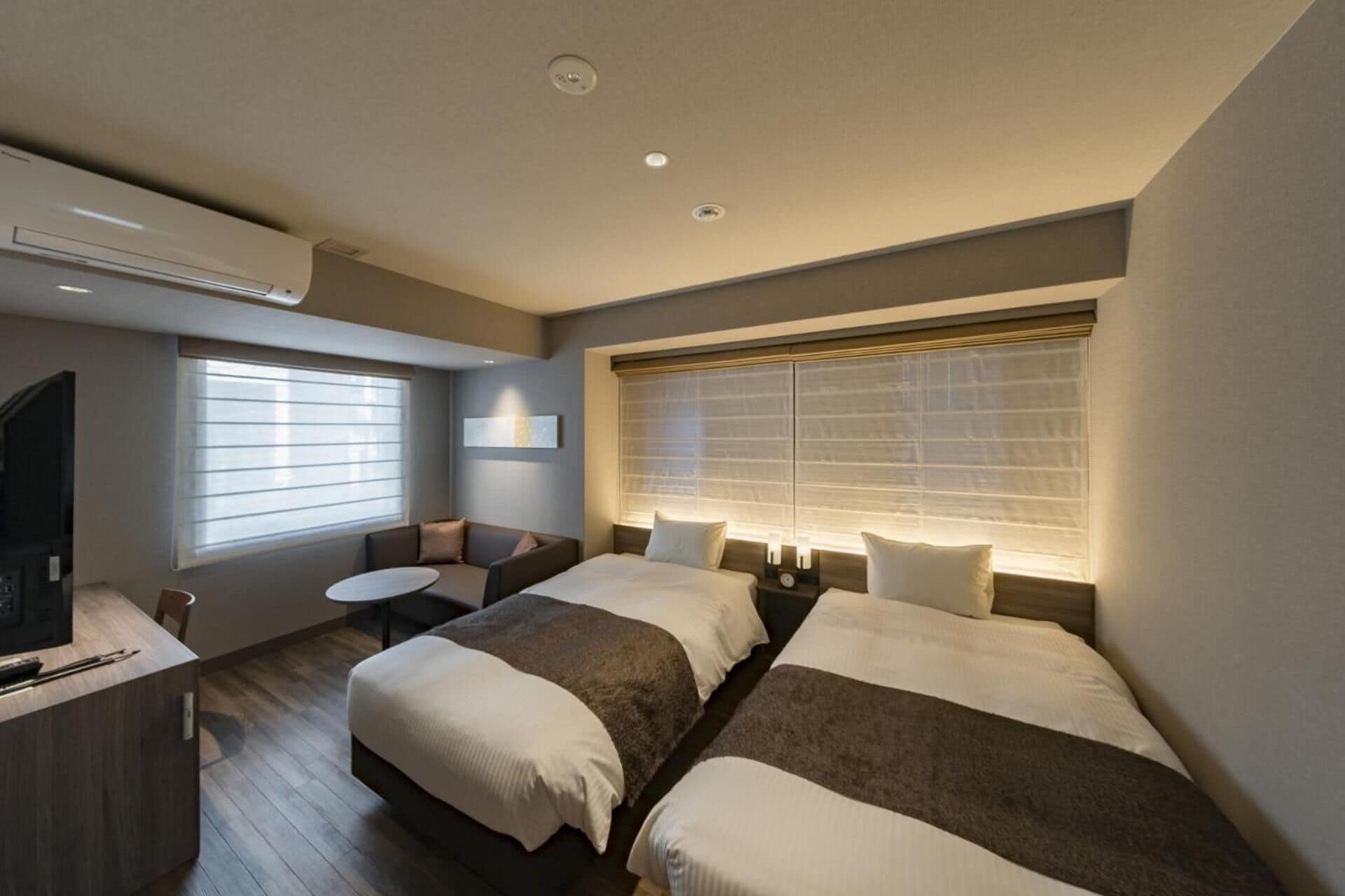 desk, soundproofing, iron/ironing board, free wifi