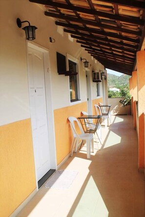 Quarto casal ou duplo básico, 1 cama de casal, para não fumantes | Sacada