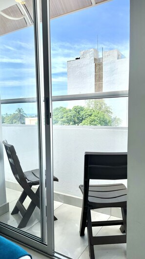 Quarto casal panorâmico | 1 quarto, ferros/tábuas de passar roupa, Wi-Fi de cortesia