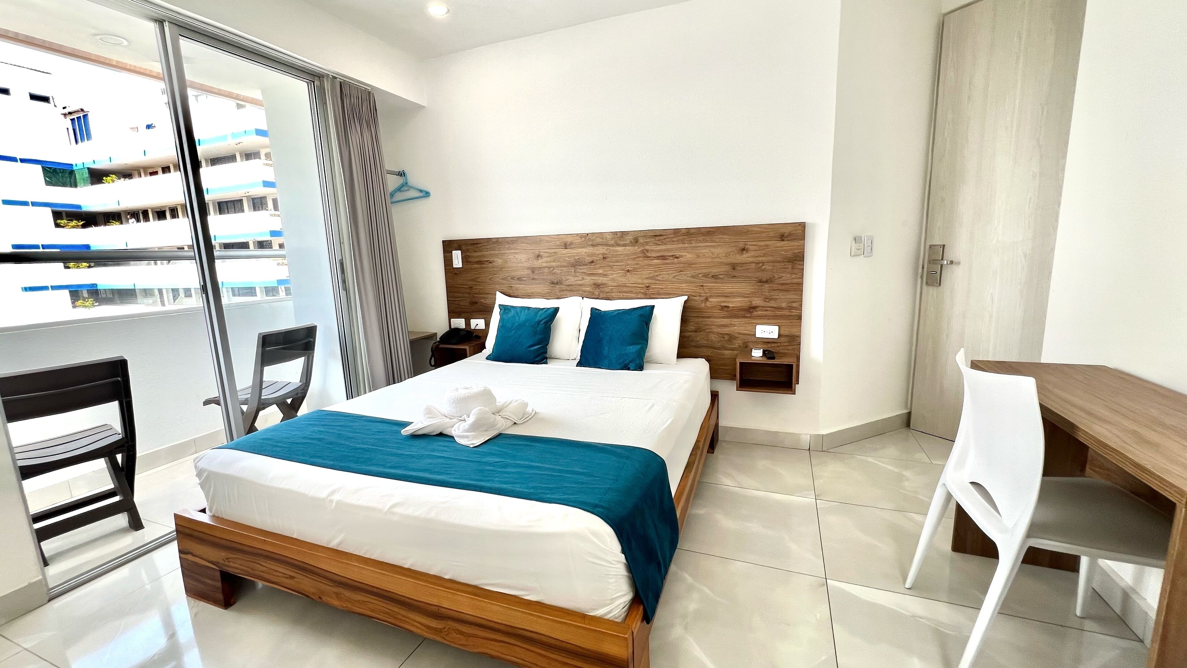 panoramic double room | 1 bedroom, iron/ironing board, free wifi, bed sheets