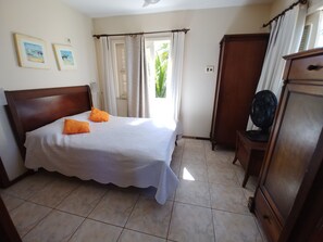 Deluxe House, Multiple Beds, Non Smoking | Blackout drapes, iron/ironing board, free WiFi, bed sheets