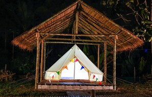 Tabla de planchar con plancha, camas supletorias, wifi gratis