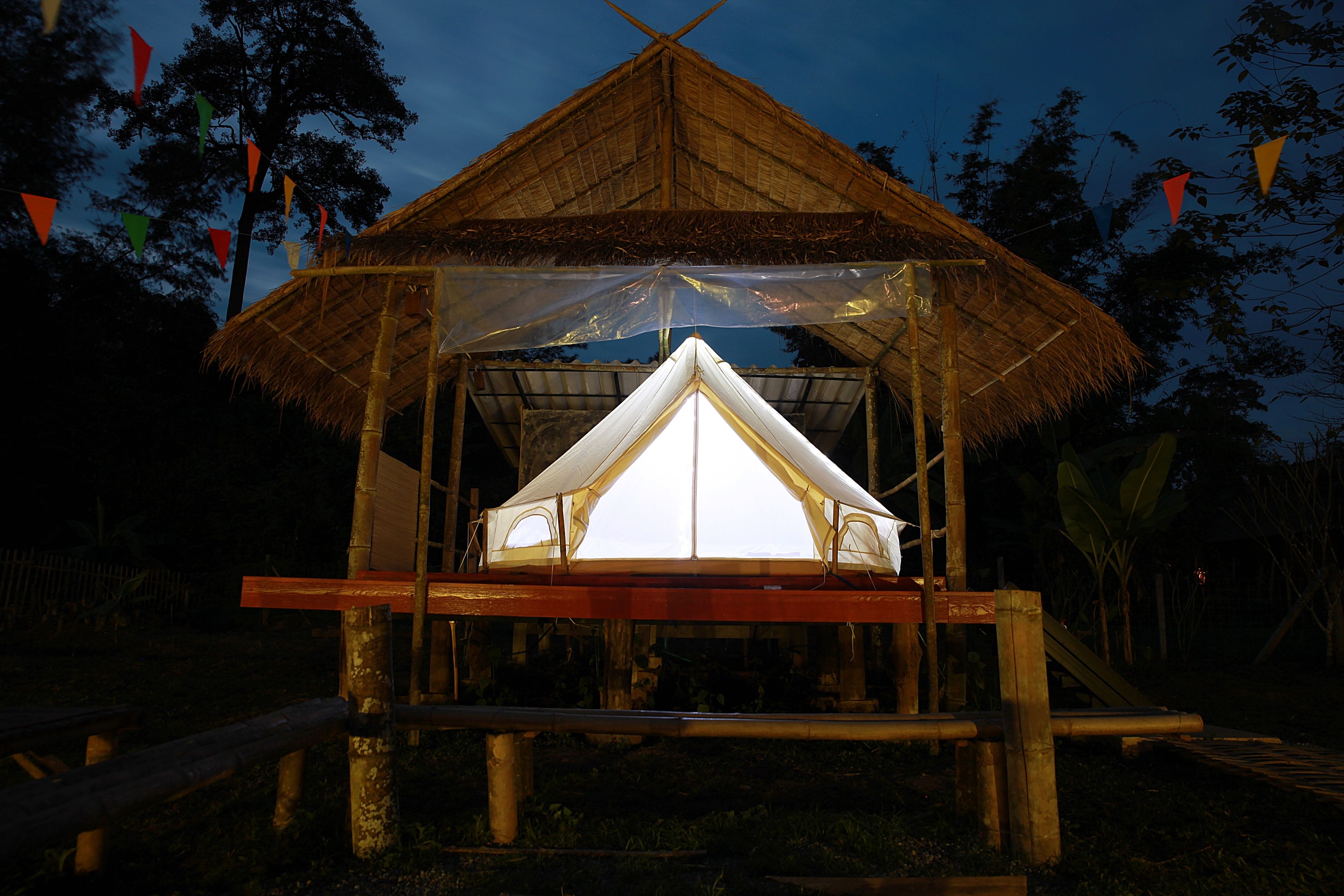 Iron/ironing board, rollaway beds, free WiFi