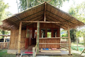 Classic Bungalow, 1 Bedroom, Mountain View | Iron/ironing board, rollaway beds, free WiFi - Saranghae Resort Chiang Dao (Chiang Dao)