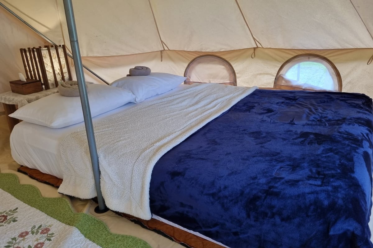 Deluxe Tent, 1 Bedroom, Non Smoking, Garden View | 1 bilik tidur, seterika/papan seterika, katil lipat simpan/tambahan