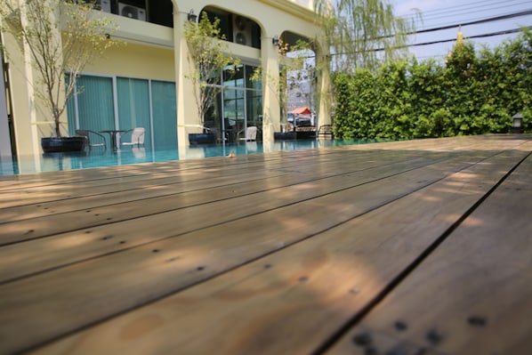 Outdoor pool - Latima Boutique Hostel (Kanchanaburi)