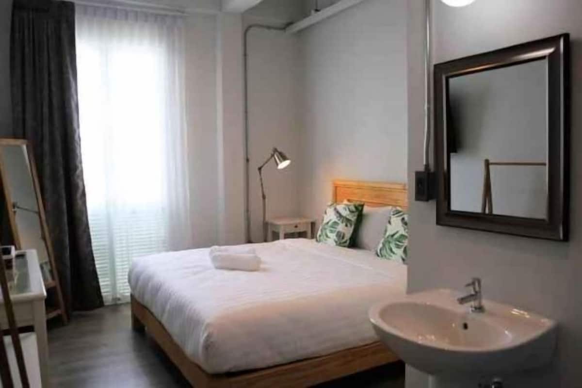 Wifi gratis y ropa de cama